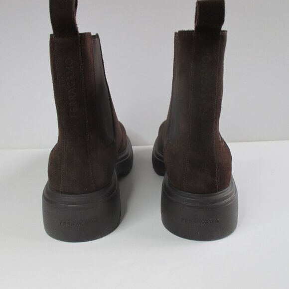 Ferragamo Mens Size 8 Brown Suede Pull-on Boots Made in Italy NWT